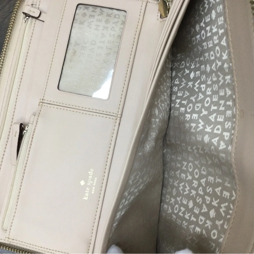 GUC. kate spade Beige Black Snake-Print Zip Wallet